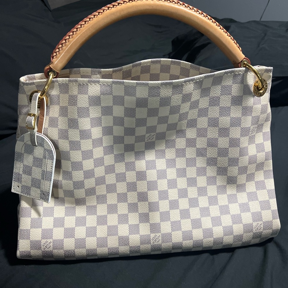 SOLD  Louis Vuitton Artsy mm Azur bag comes w dust bag